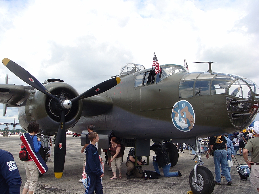 Willow Run Airshow [2009 July 18] 014.JPG - Scenes from the Thunder Over Michigan Air Show at Willow Run Airport